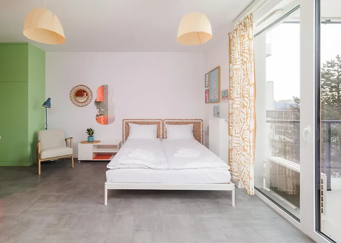 200M From Alk Studio By Bookinghost Warszawa, Polska