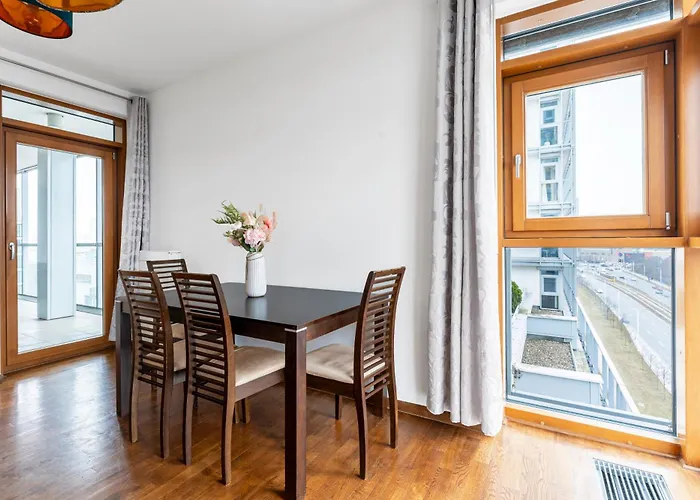 Apartament przy Arkadia 2 Sypialnie Balkon Widok 8 Pietro Metro Gdanska Garaz Warszawa, Polska