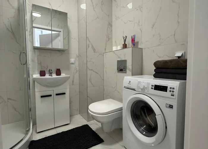 Apartment Near Chopin Airport By Real Apartment Warszawa, Polska