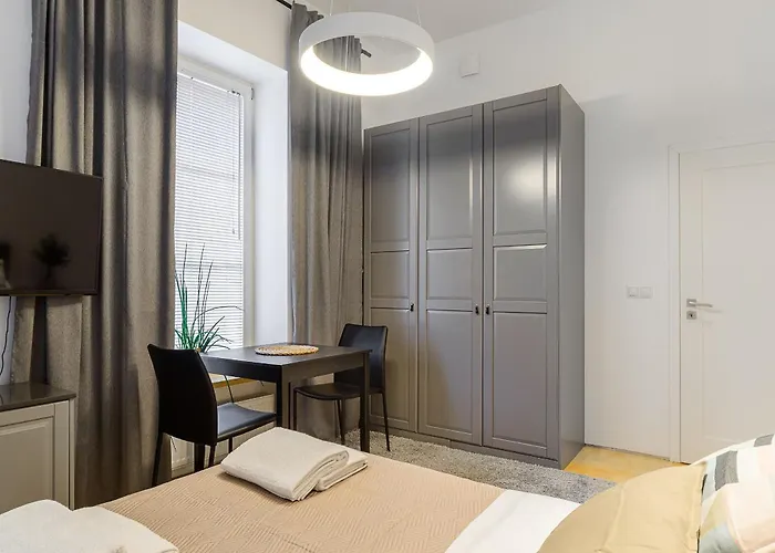 Warecka I Serviced Apartments Warszawa, Polska