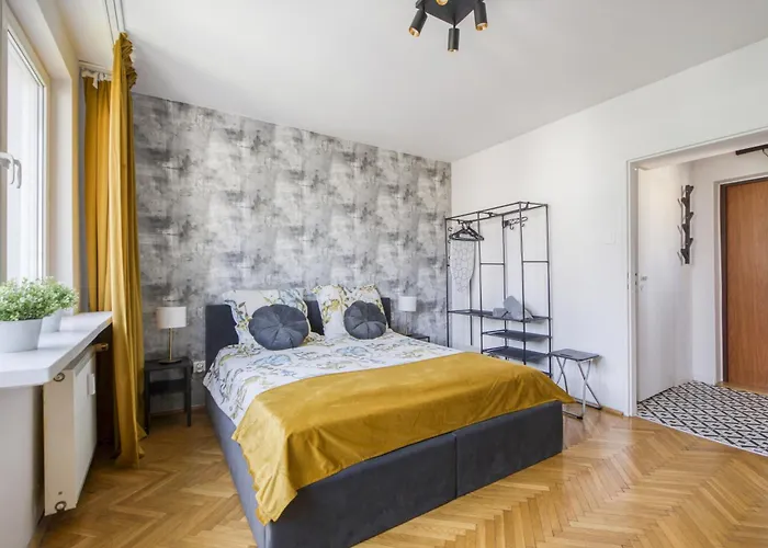 Super Central, Amazing Palace View! #55"Smart Tv #Fast Wi-Fi #Metro Варшава, Польща