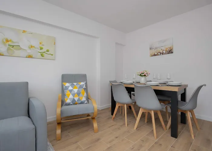 Bright Apartments Close To City Centre By Noclegi Renters Warszawa, Polska