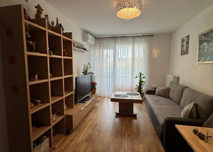 Apartament Wiatraczna Warszawa, Polska