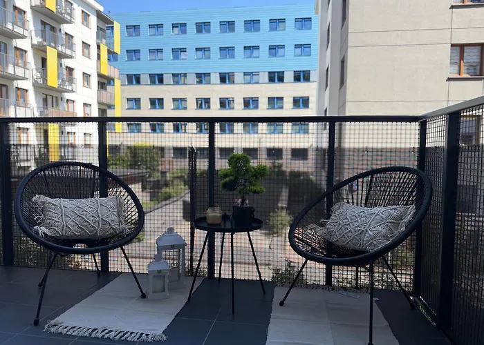 Modern Apartment Near To The Chopin'S Airport Cybernetyki 2A Варшава, Польща