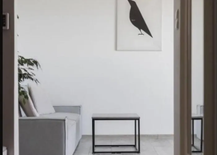 Shiraz Trio Apartament Warszawa, Polska
