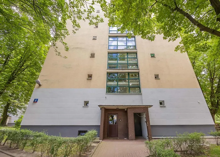 Comfortable Apartment Near Park Szczęśliwicki Warsaw by Noclegi Renters, Polska