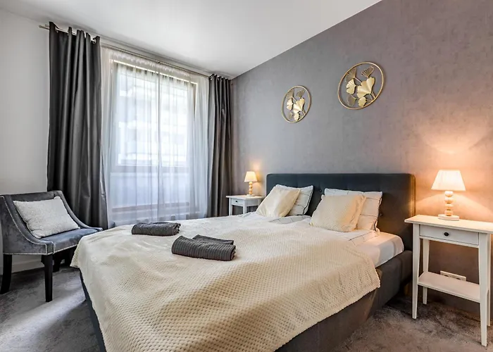 Luxury 2 Rooms Apartment - Metro 450M - Parking - City Center Apartments Warszawa, Polska