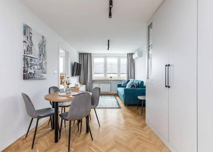 Family Central Spot By Vaya Stays Warszawa, Polska