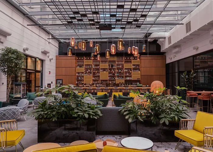 Golden Tulip Warszawa Centrum, Польща