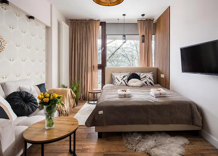 Lovely Boutique Studios 2X1Br Nearby Chopin Airport & 15 Min To Centre By Tram Варшава, Польща