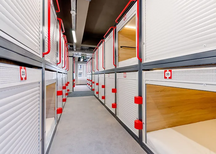 Kapsuła Hostel Warszawa, Polska