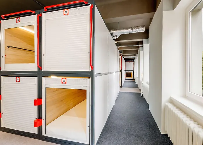 Kapsula Hostel Warszawa, Polonia
