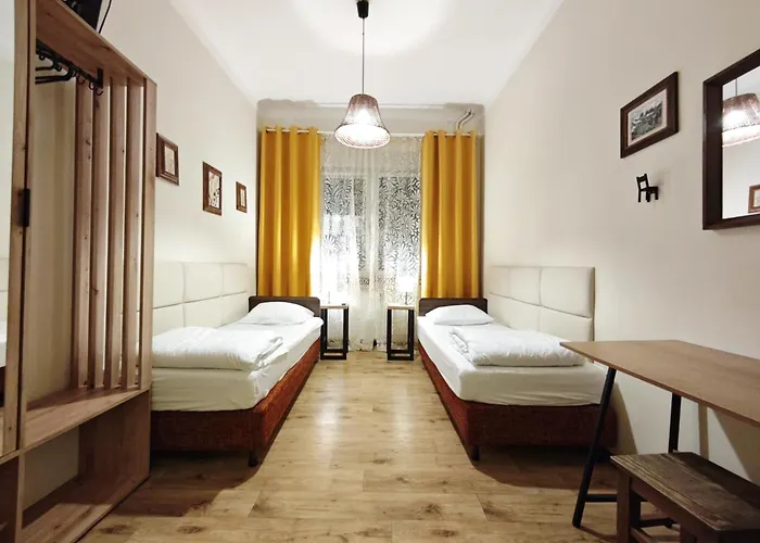 Hostel Helvetia - Private Rooms In City Center
