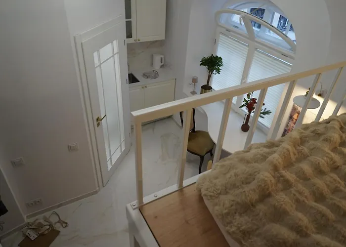 Tiny Square Apartment Old Town Warszawa, Polska