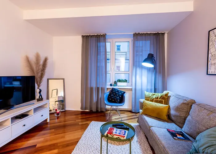Poznańska 11 - B by Homeprime Warszawa, Polska