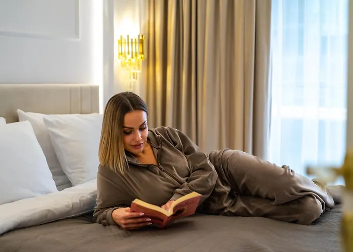 Urban Chic - Luxury Stay At Mennica Residence Warsaw, Poland