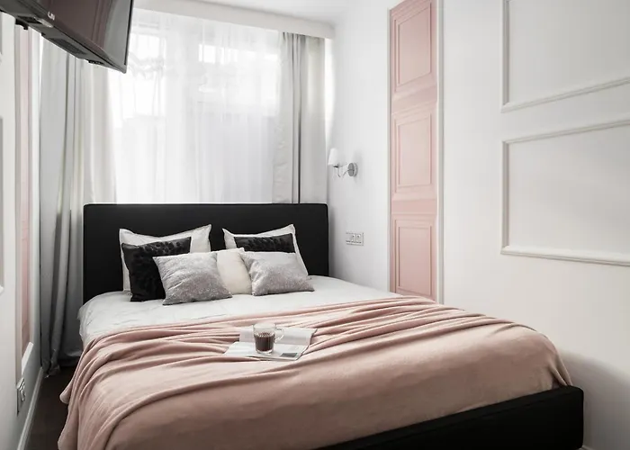 New Metropolis 2-Bedroom Suite 900M To Central Station With Air-Conditioning Варшава, Польща