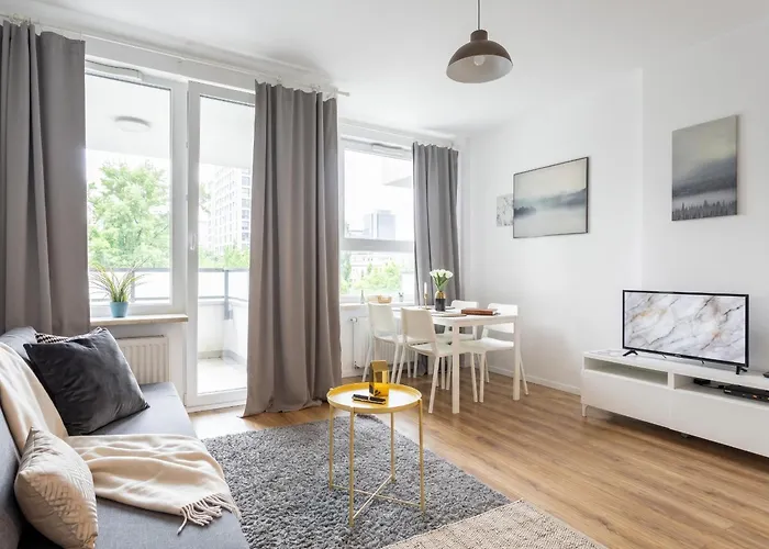 Golden Apartments Warsaw - Stylish & Sunny - Pereca Residence, City Center, Polonia