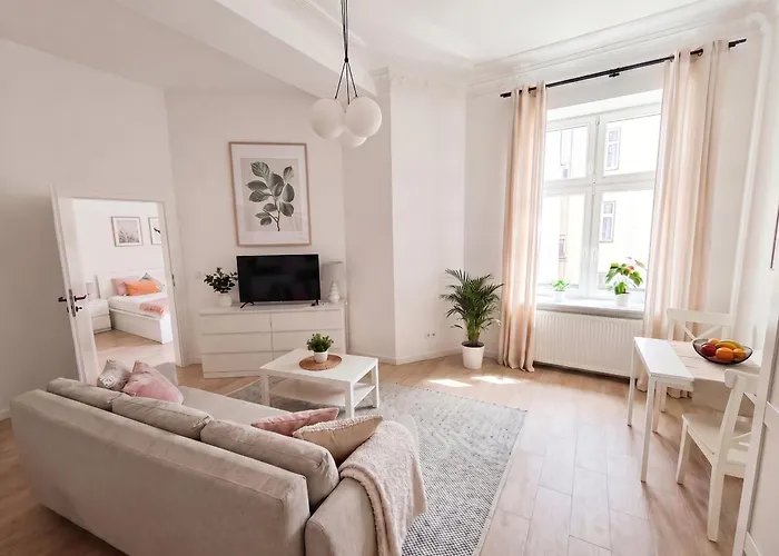 Luxury Design Apartments On Poznanska Street In The Center Of Warschau, Polen
