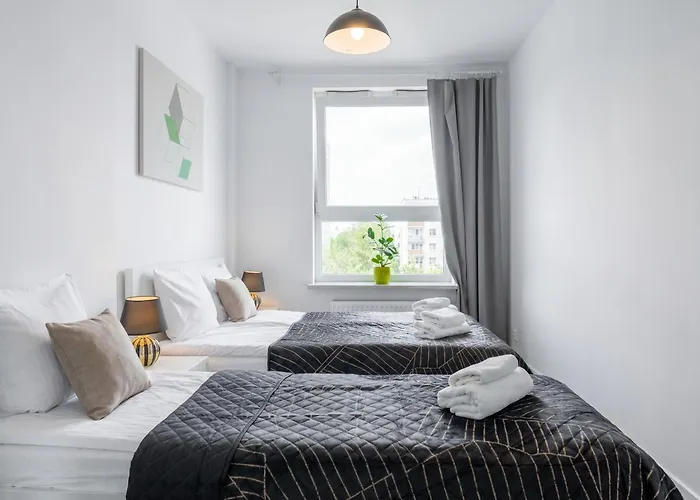 Golden Apartments Warsaw - Stylish & Sunny - Pereca Residence, City Center, Polska