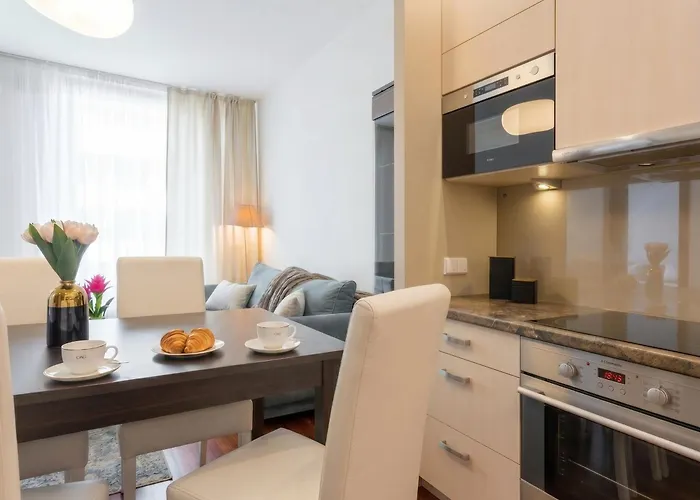 Golden Apartments Warsaw - Bright & Stylish, Stawki Street, Polska