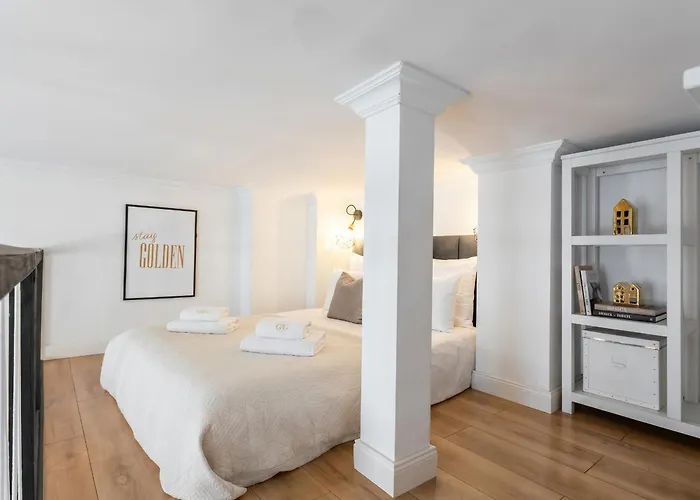 Golden Apartments Warsaw - Stylish Luxury, Złota Street, Polska