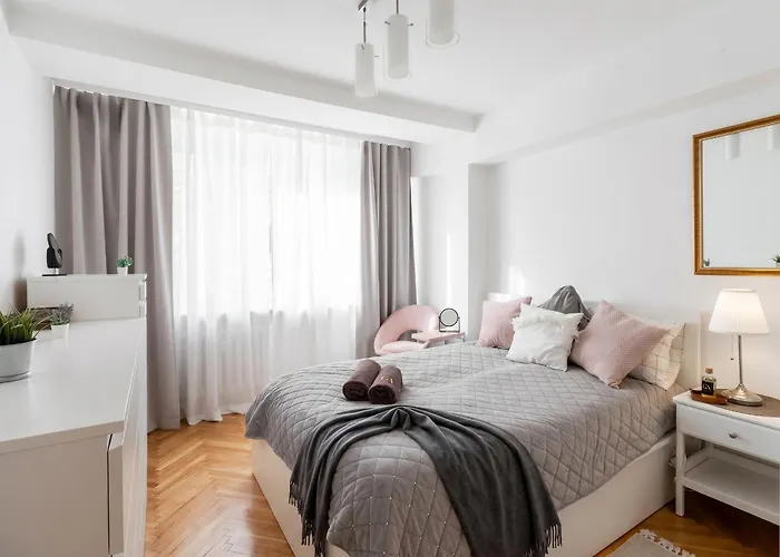 Golden Apartments Warsaw - One-Bedroom Near Polin Museum, Anielewicza, Polska