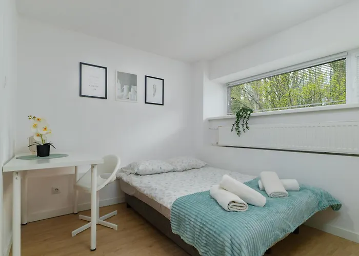 Quiet Apartment Near The Park, Metro, Centre, Wi-Fi - By Hik Apartments Варшава, Польща
