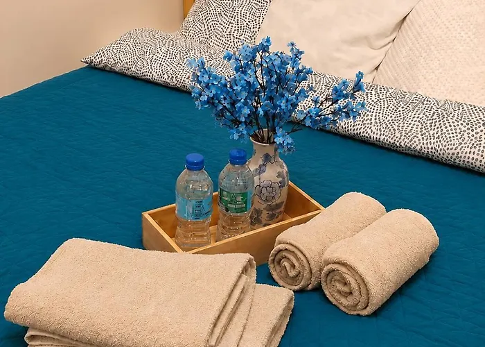 Blue Dream - Warsaw Ochota Apartment - Easy Access To Chopin Airport & Banacha Hospital, Polska