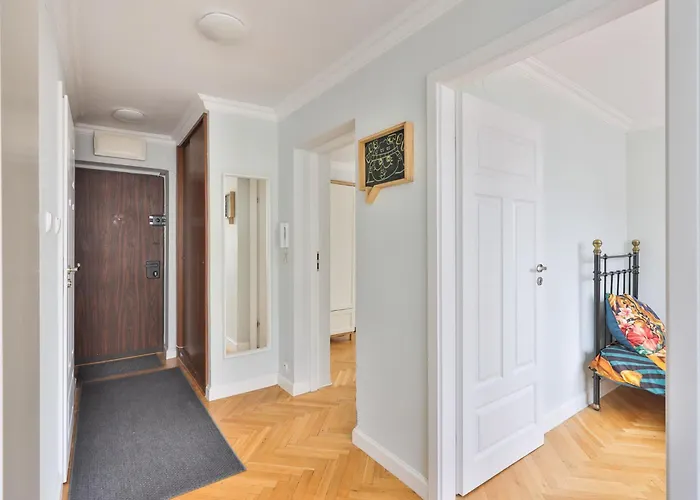 Apartament 333 Warszawa, Polska