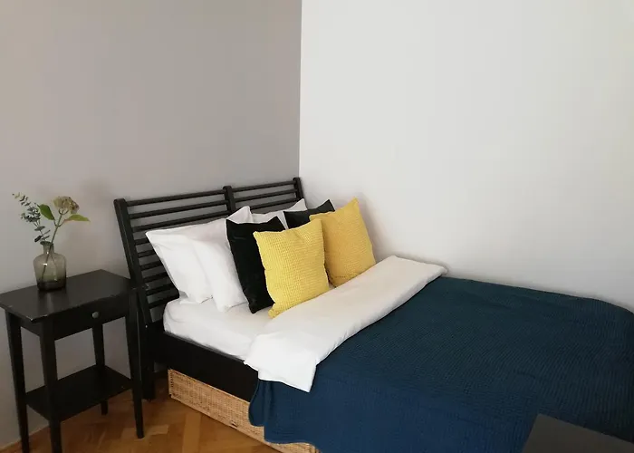 Warsaw Budget Apartments, Польща