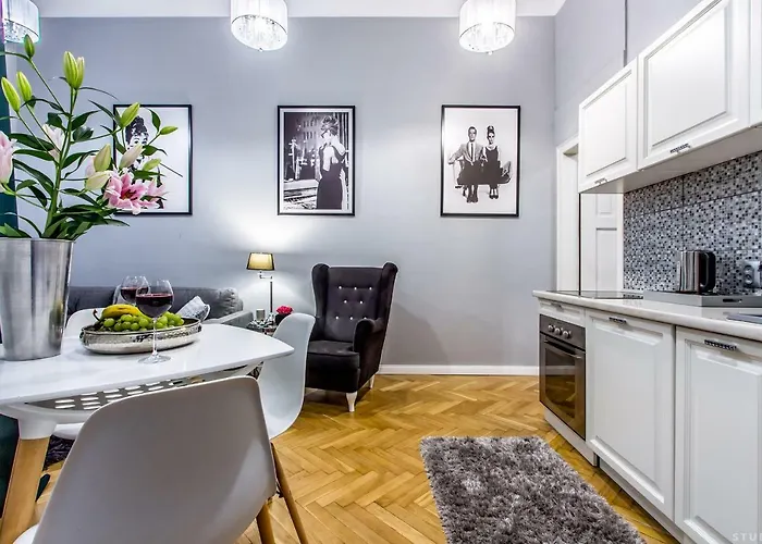 Clicktheflat Palace Of Culture Apartment Warszawa, Polska