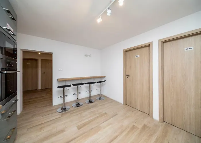 6 Cities Rooms Варшава, Польща