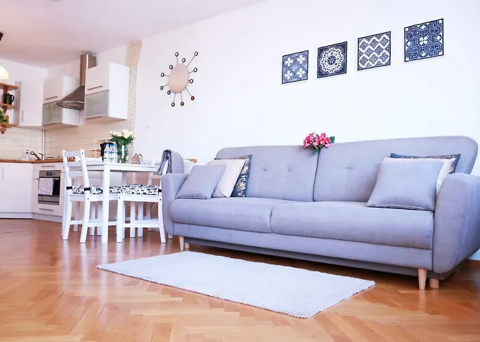 Cozy And Great Location By Cooee Apartments Варшава, Польща