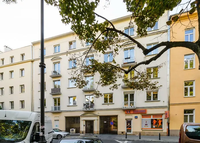 Studio In Heart Of Warsaw II, Polska