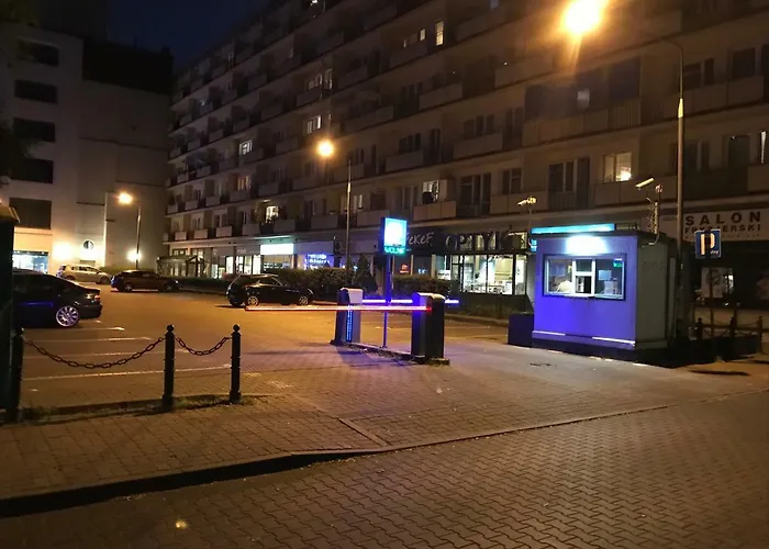 Rent0Nline Hoza Apartment Center Metro Varsovia, Polonia
