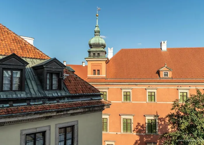 Royal Warsaw Apartment, Polska