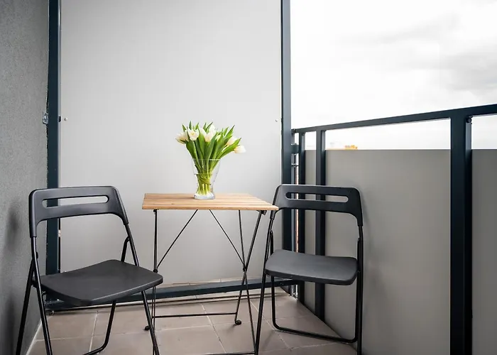 Warszawa Zachodnia Station Serviced Apartments, Польща