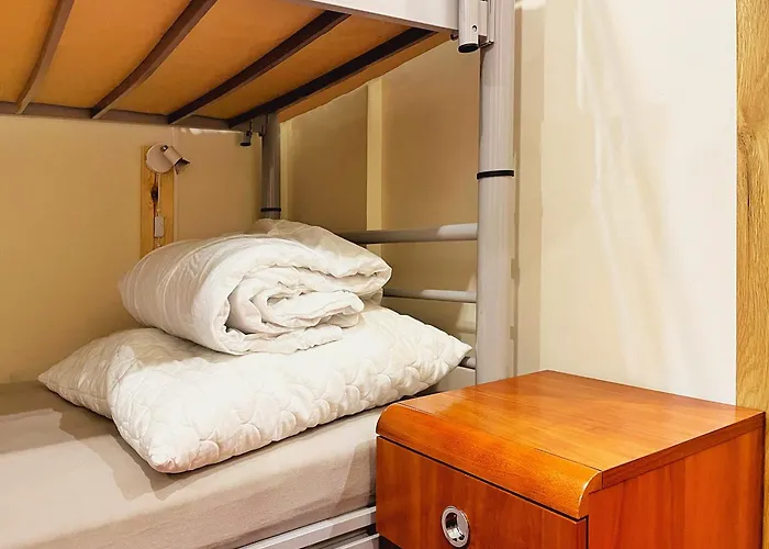 Fry House Hostel - 15min to Dworzec Zachodni, 5min to Klub Progresja