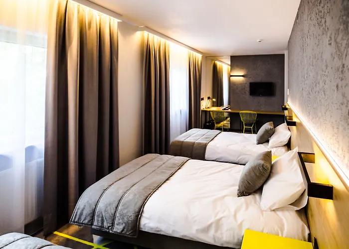 Air Hotel