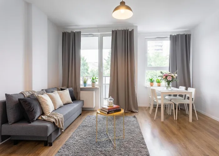 Golden Apartments Warsaw - Stylish & Sunny - Pereca Residence, City Center