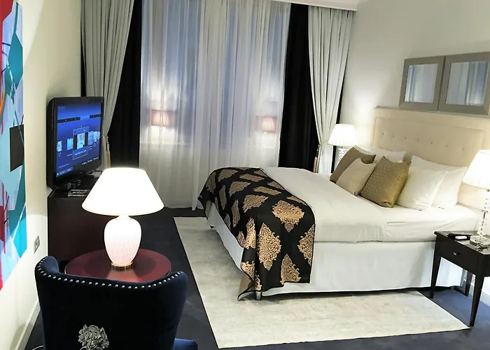 Mondrian Luxury Suites & Apartments Market Square IV